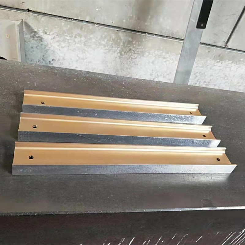 زیاتر بخوێنەرەوە دەربارەی Rulers ی ئەلەمنیۆم